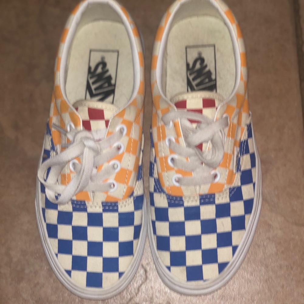 Vans - Picture 3 of 4